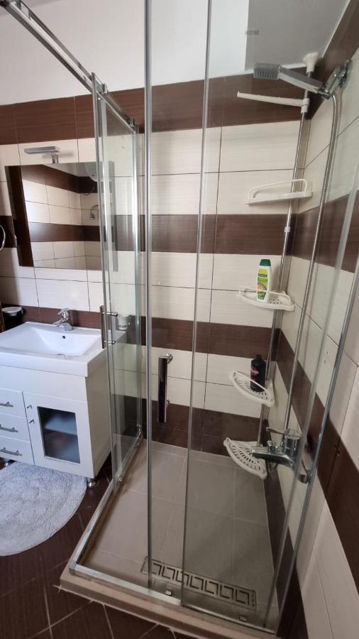 Ideal Apartments & Rooms ซารานเดอ ภายนอก รูปภาพ